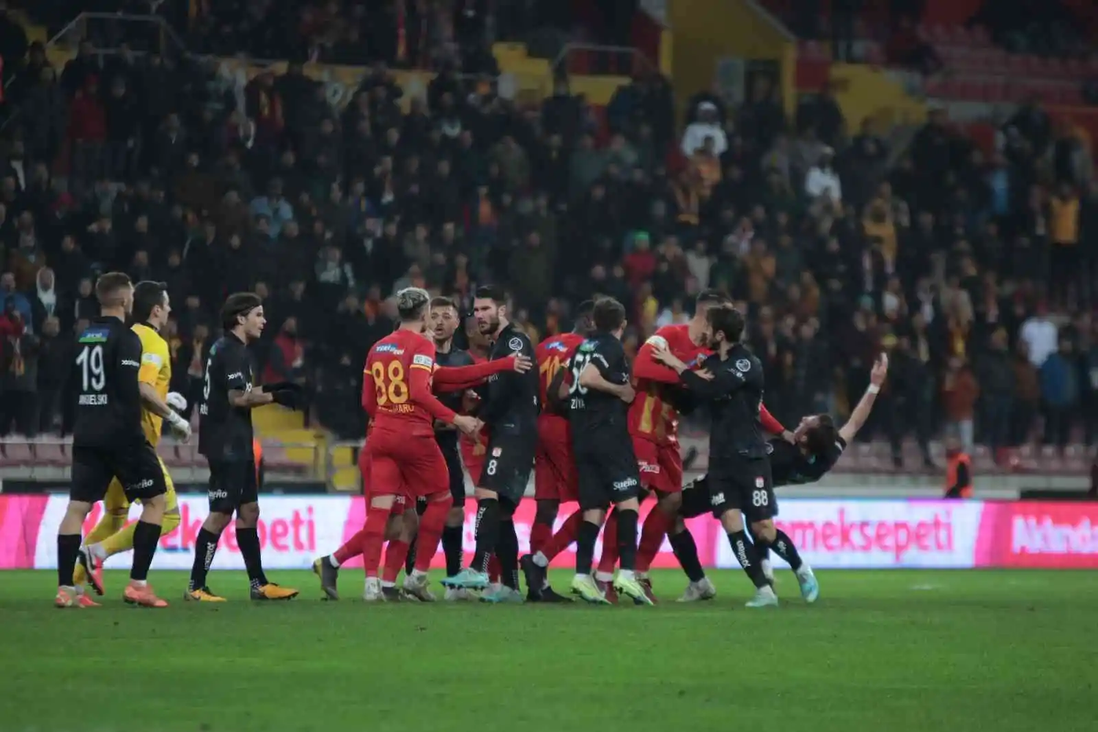 Spor Toto Süper Lig: Kayserispor: 4 - Sivasspor: 1 (Maç sonucu)