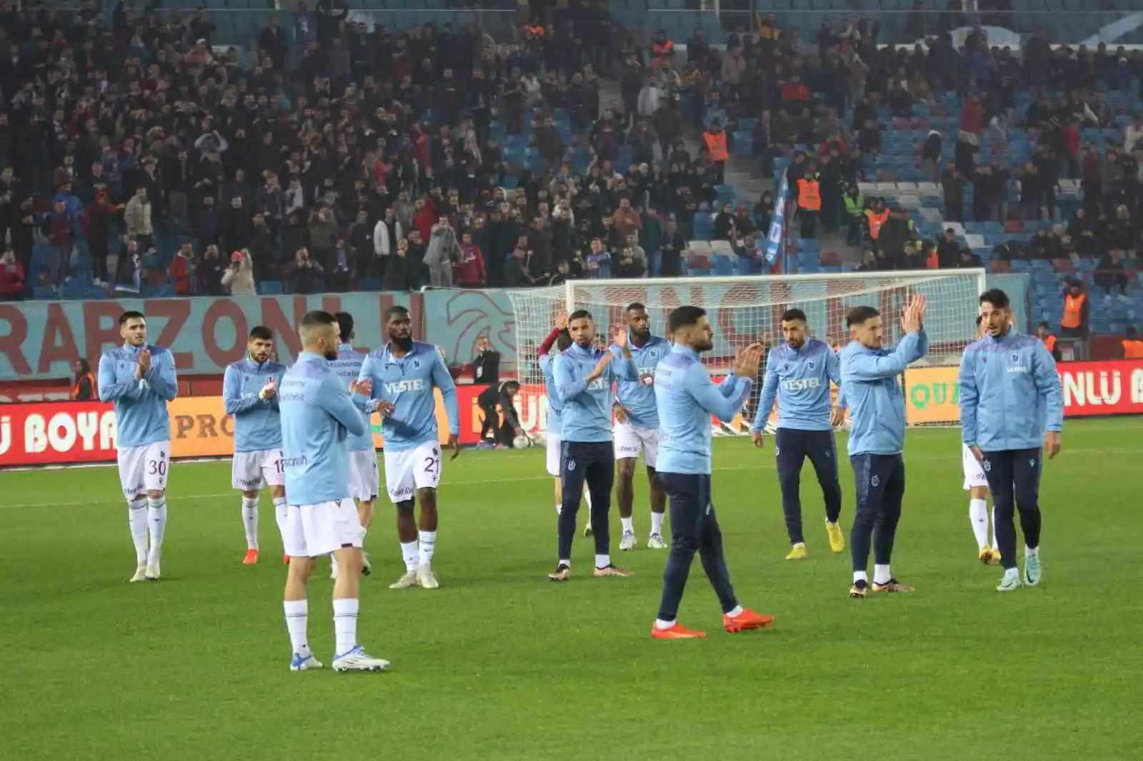 Spor Toto Süper Lig: Trabzonspor: 1 - Medipol Başakşehir: 0 (İlk yarı)
