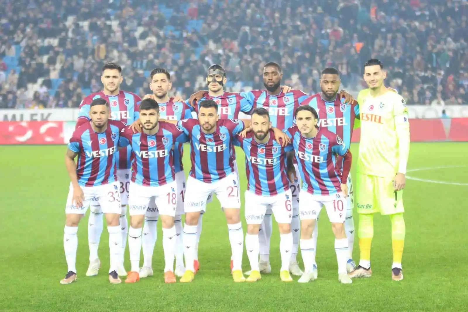 Spor Toto Süper Lig: Trabzonspor: 1 - Medipol Başakşehir: 0 (İlk yarı)