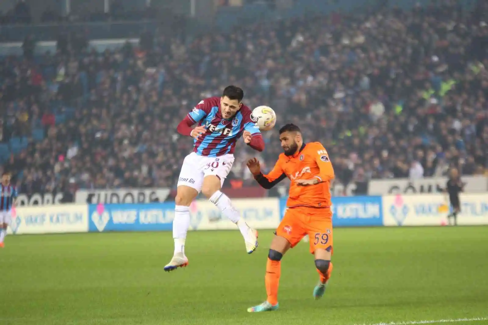Spor Toto Süper Lig: Trabzonspor: 1 - Medipol Başakşehir: 0 (İlk yarı)