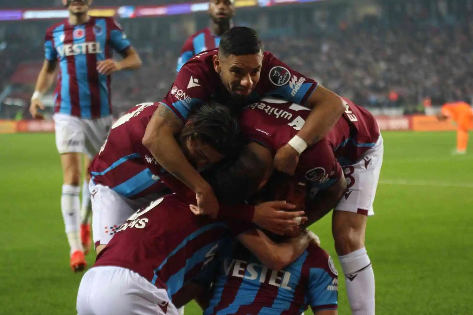 Spor Toto Süper Lig: Trabzonspor: 1 - Medipol Başakşehir: 0 (İlk yarı)