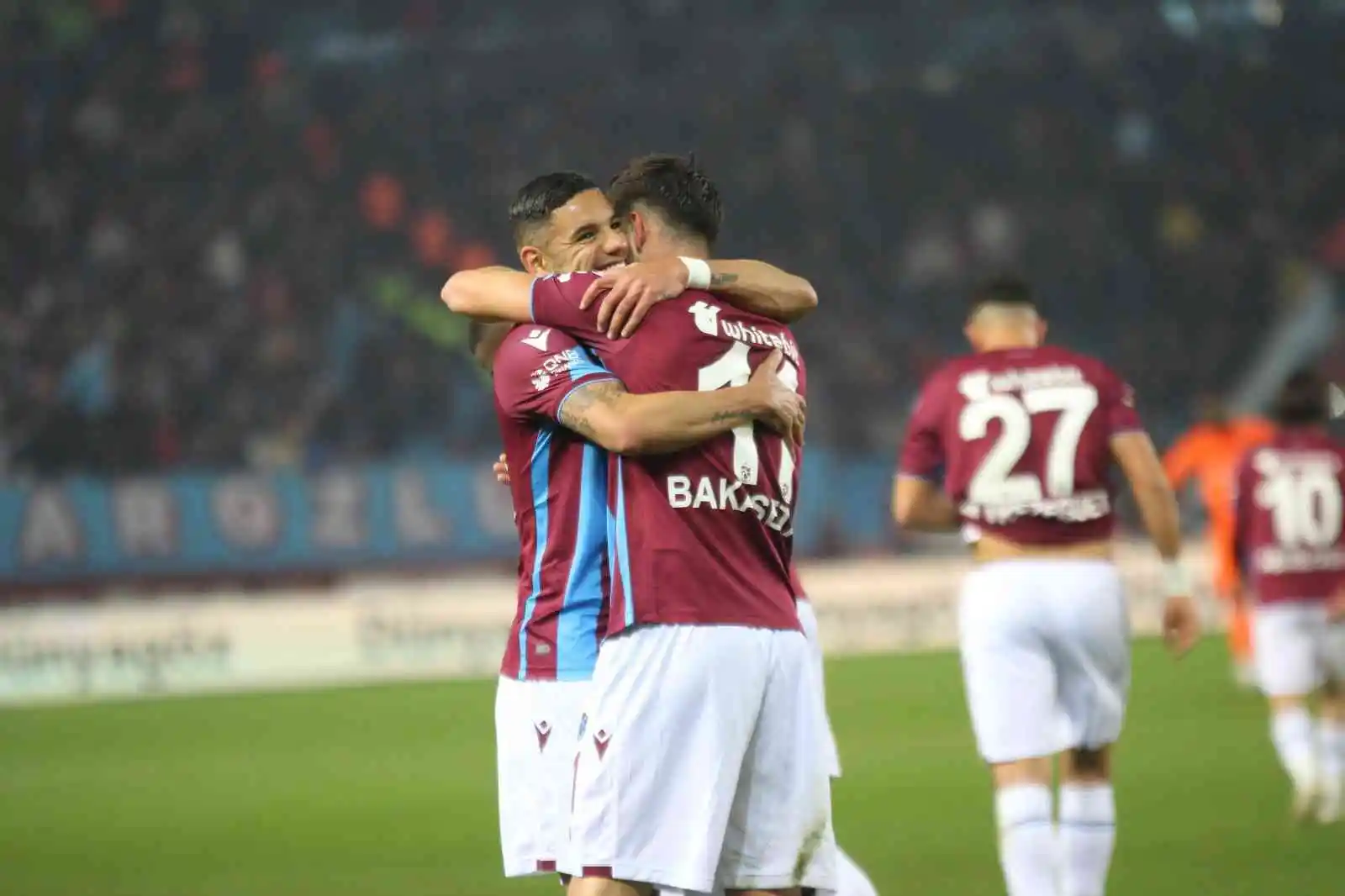 Spor Toto Süper Lig: Trabzonspor: 1 - Medipol Başakşehir: 0 (İlk yarı)