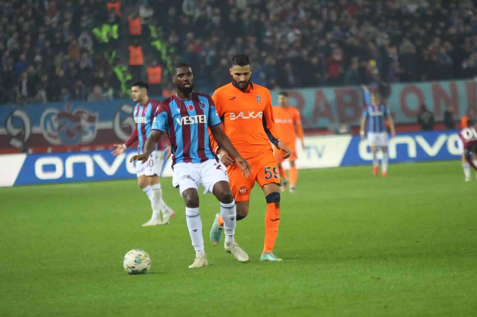 Spor Toto Süper Lig: Trabzonspor: 1 - Medipol Başakşehir: 0 (İlk yarı)