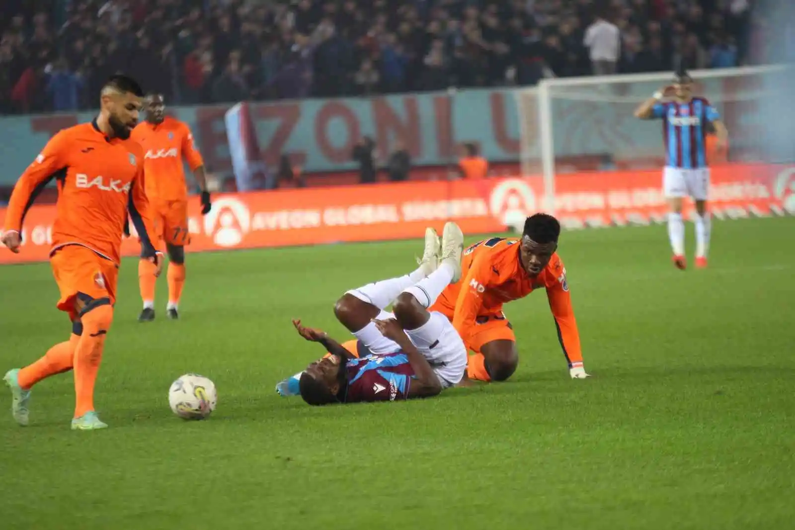 Spor Toto Süper Lig: Trabzonspor: 1 - Medipol Başakşehir: 0 (İlk yarı)