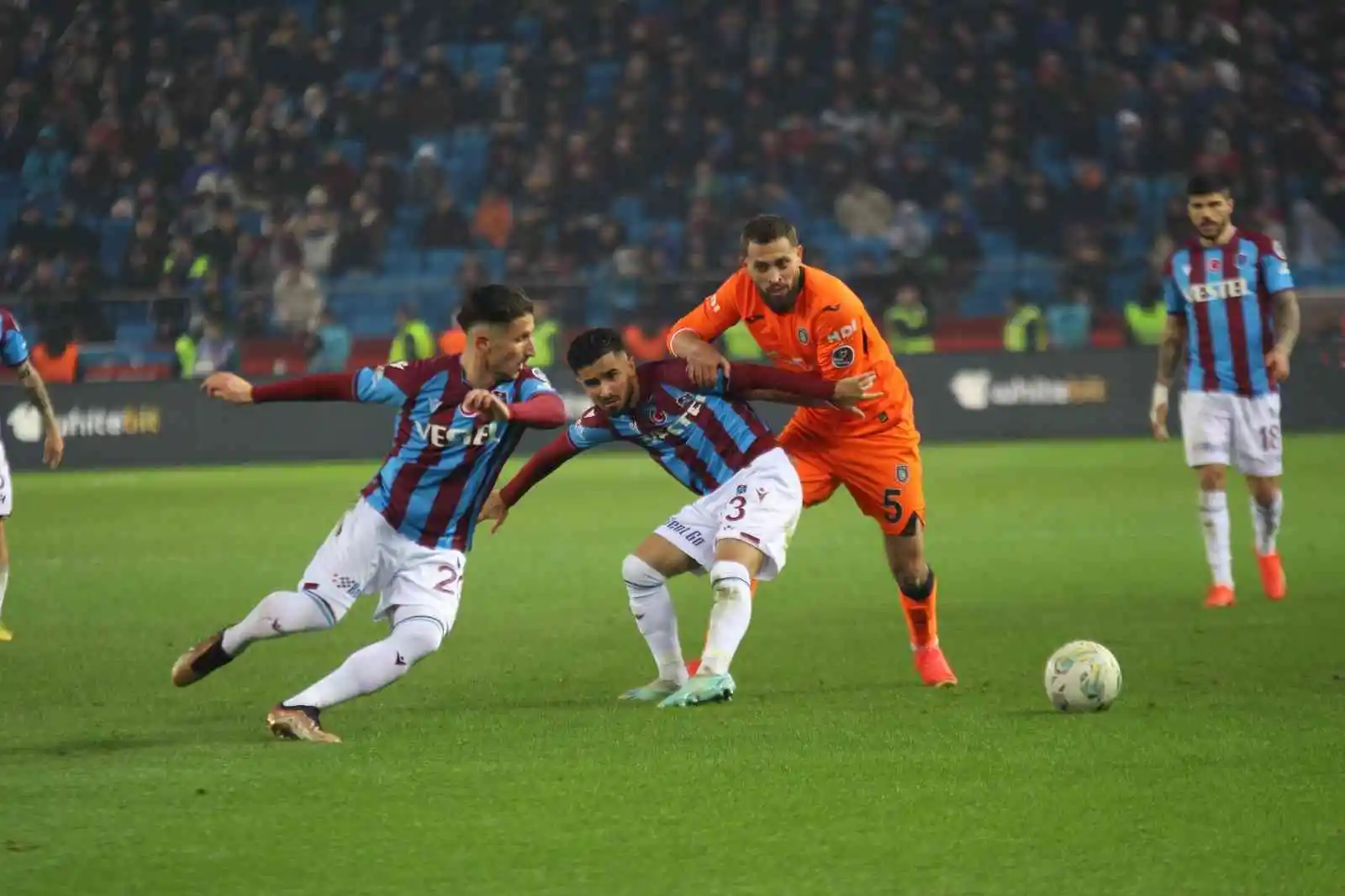 Spor Toto Süper Lig: Trabzonspor: 1 - Medipol Başakşehir: 0 (Maç sonucu)
