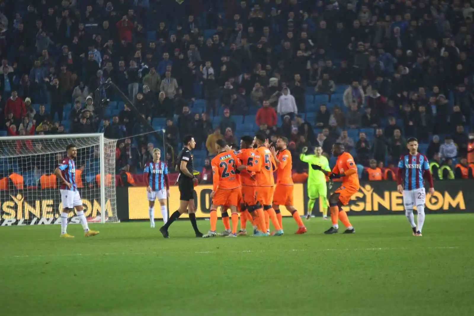 Spor Toto Süper Lig: Trabzonspor: 1 - Medipol Başakşehir: 0 (Maç sonucu)