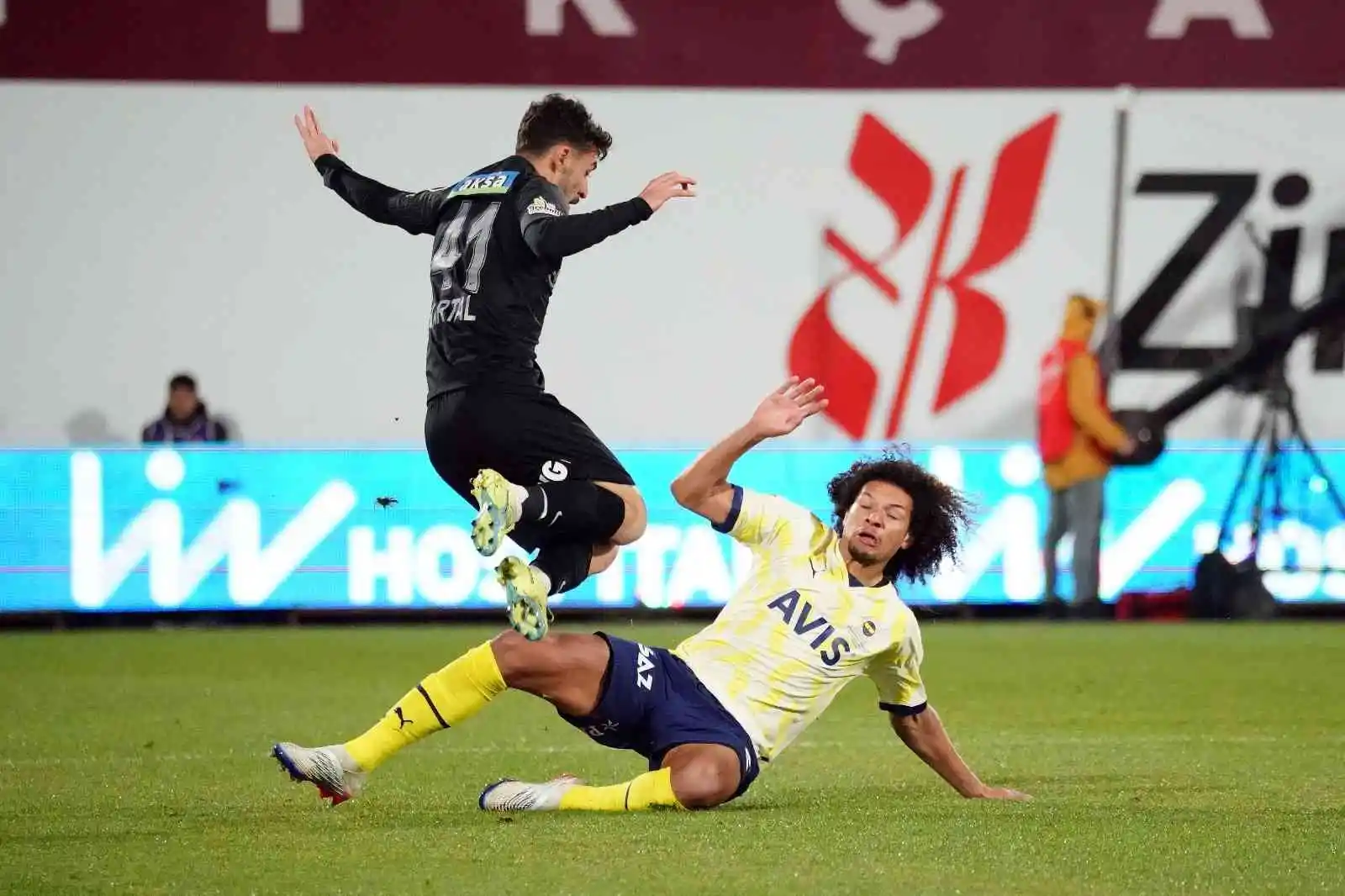 Spor Toto Süper Lig: Ümraniyespor: 0 - Fenerbahçe: 0 (İlk yarı)