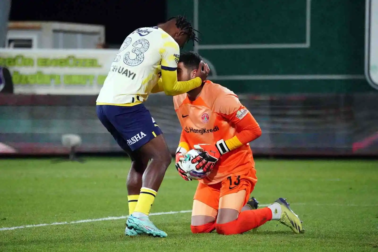 Spor Toto Süper Lig: Ümraniyespor: 0 - Fenerbahçe: 0 (İlk yarı)