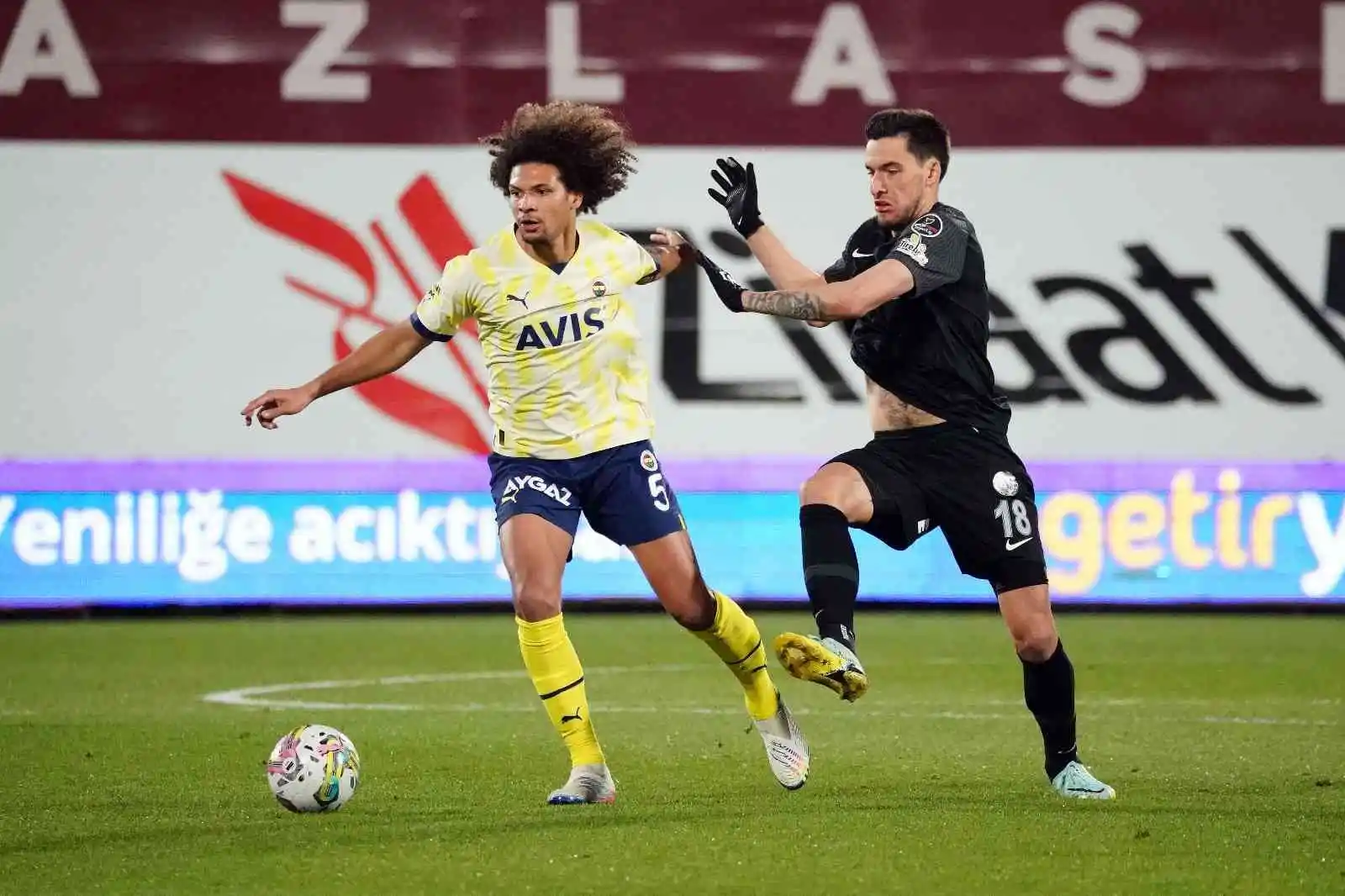 Spor Toto Süper Lig: Ümraniyespor: 0 - Fenerbahçe: 0 (İlk yarı)
