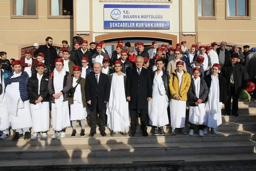 Suluova'da 65 genç hafıza umre ödülü