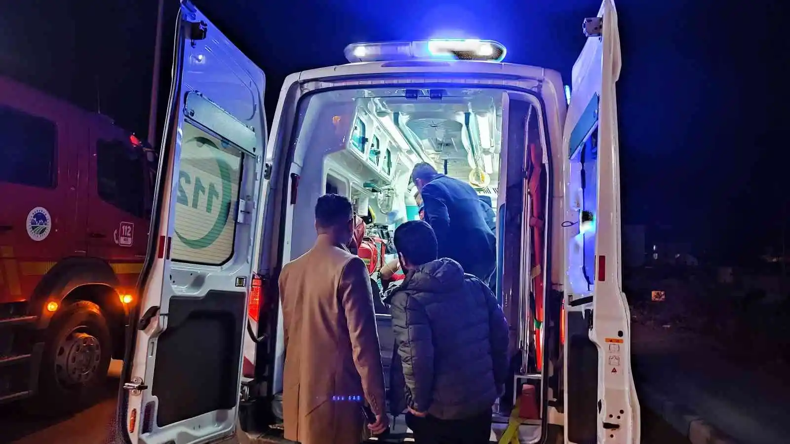 SUV tipi araç ile ticari taksi çarpıştı: 2 yaralı