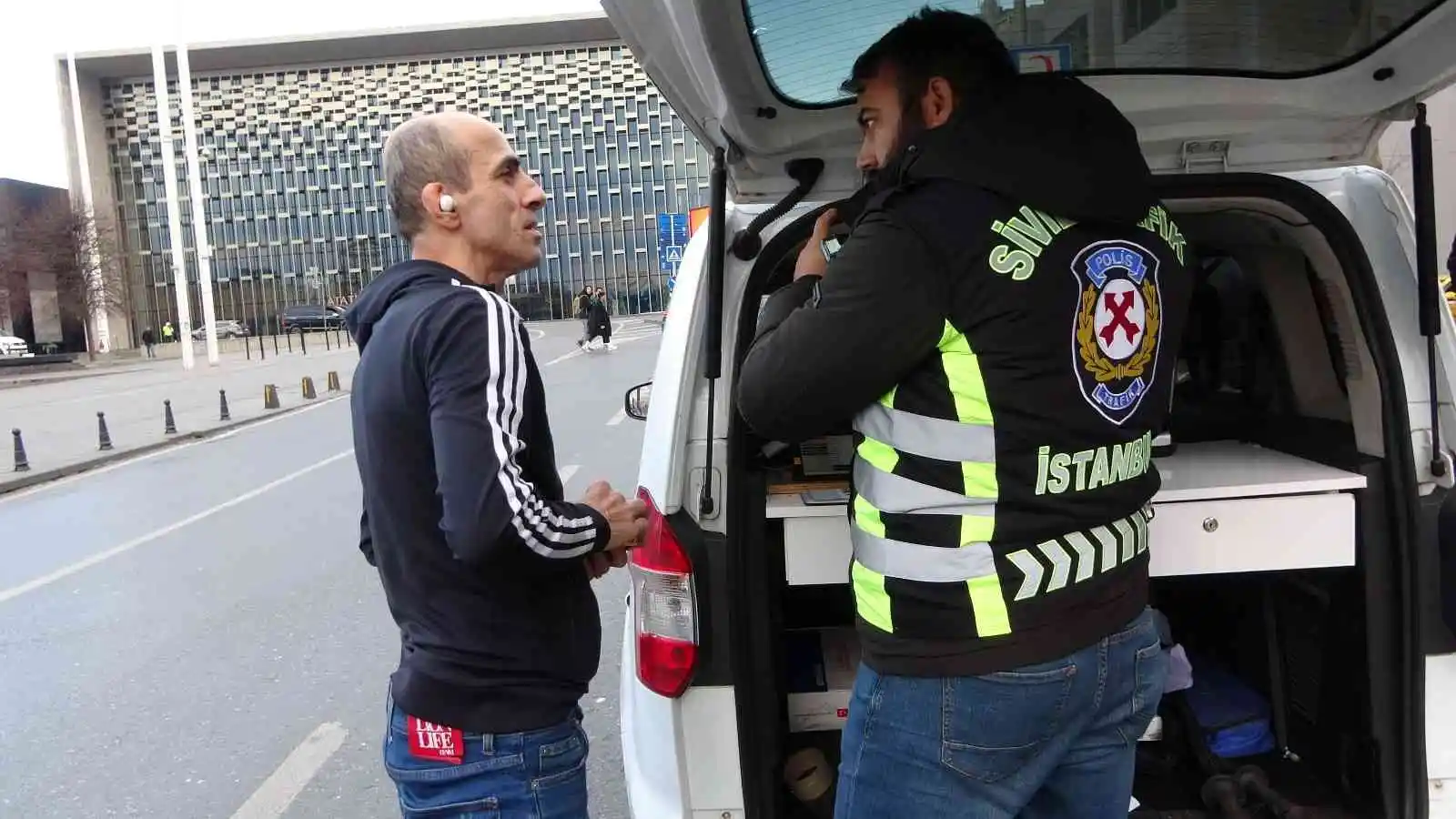 Taksim’de ticari taksi denetimi