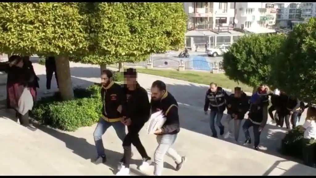 Tartıştığı kişinin önce kafasına silah dayadı sonra ateş etti