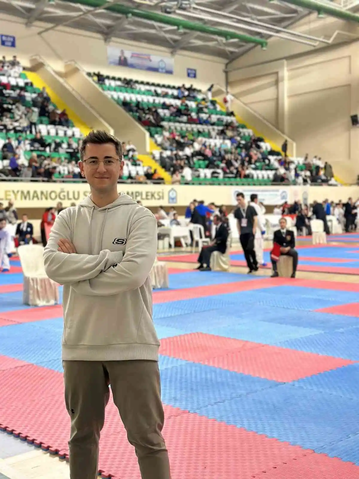 Tavşanlı Karate Okulu 2023 yılına 18 kupa ile girdi