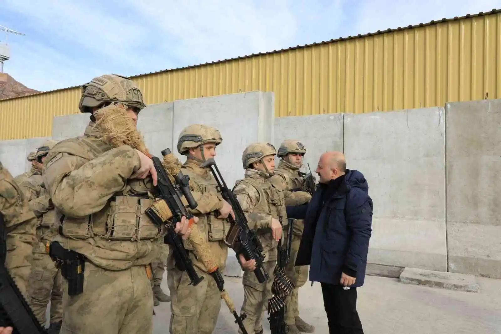 Terörden arındırılan Ağrı Dağı’nın eteğine kurulan üs bölgesi ile çevrenin güvenliği sağlanacak
