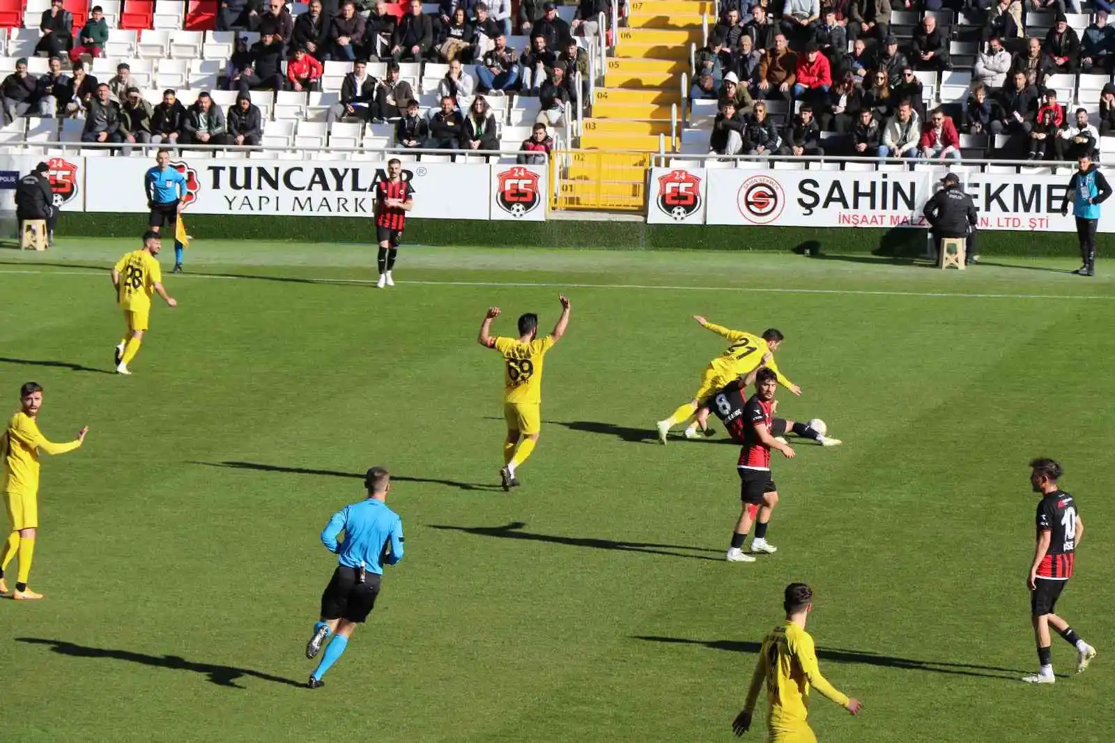 TFF 2. Lig: 24Erzincanspor: 1 - Bayburt Özel İdare Spor: 0
