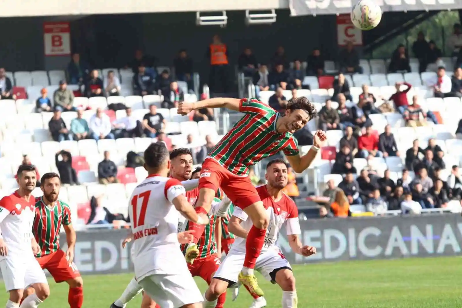 TFF 3. Lig: Karşıyaka: 4 - Nevşehir Belediyespor: 2