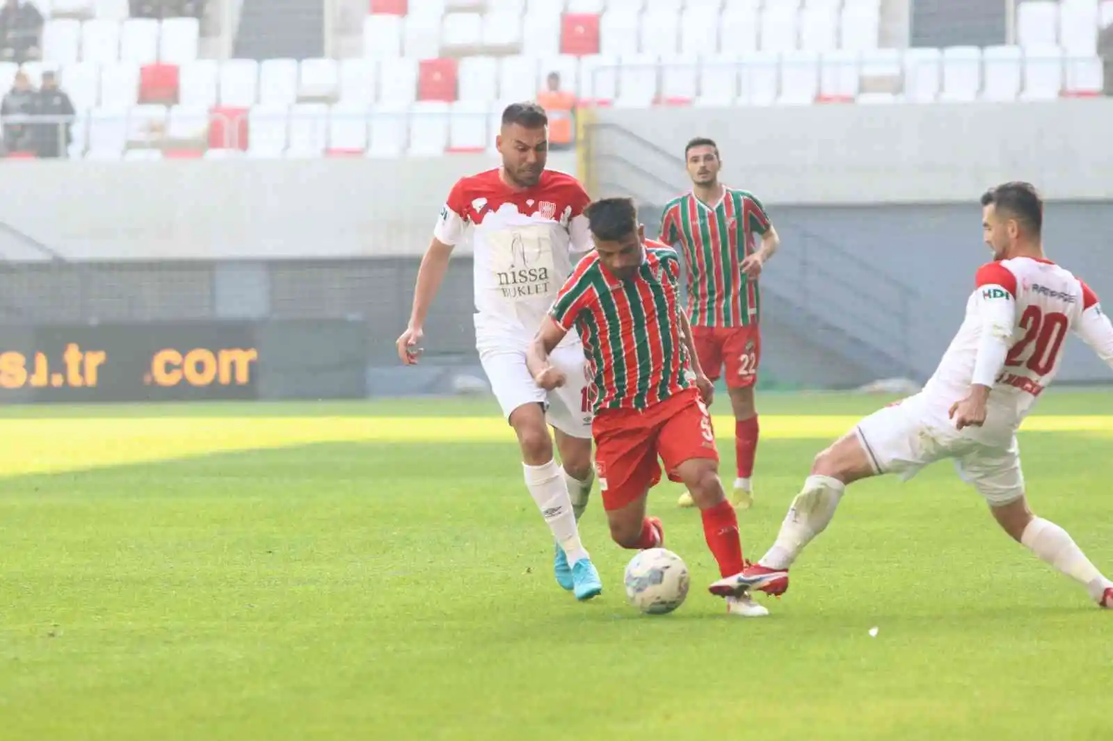 TFF 3. Lig: Karşıyaka: 4 - Nevşehir Belediyespor: 2