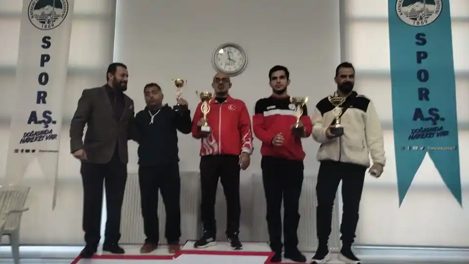 Tomarzalı pehlivanlar Türkiye güreş müsabakalarına katılmaya hak kazandı