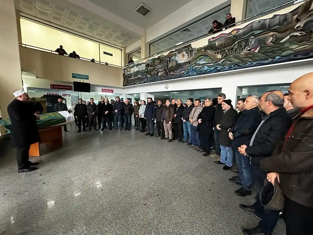 Trafik kazasında hayatını kaybeden hemşire için çalıştığı hastanede tören