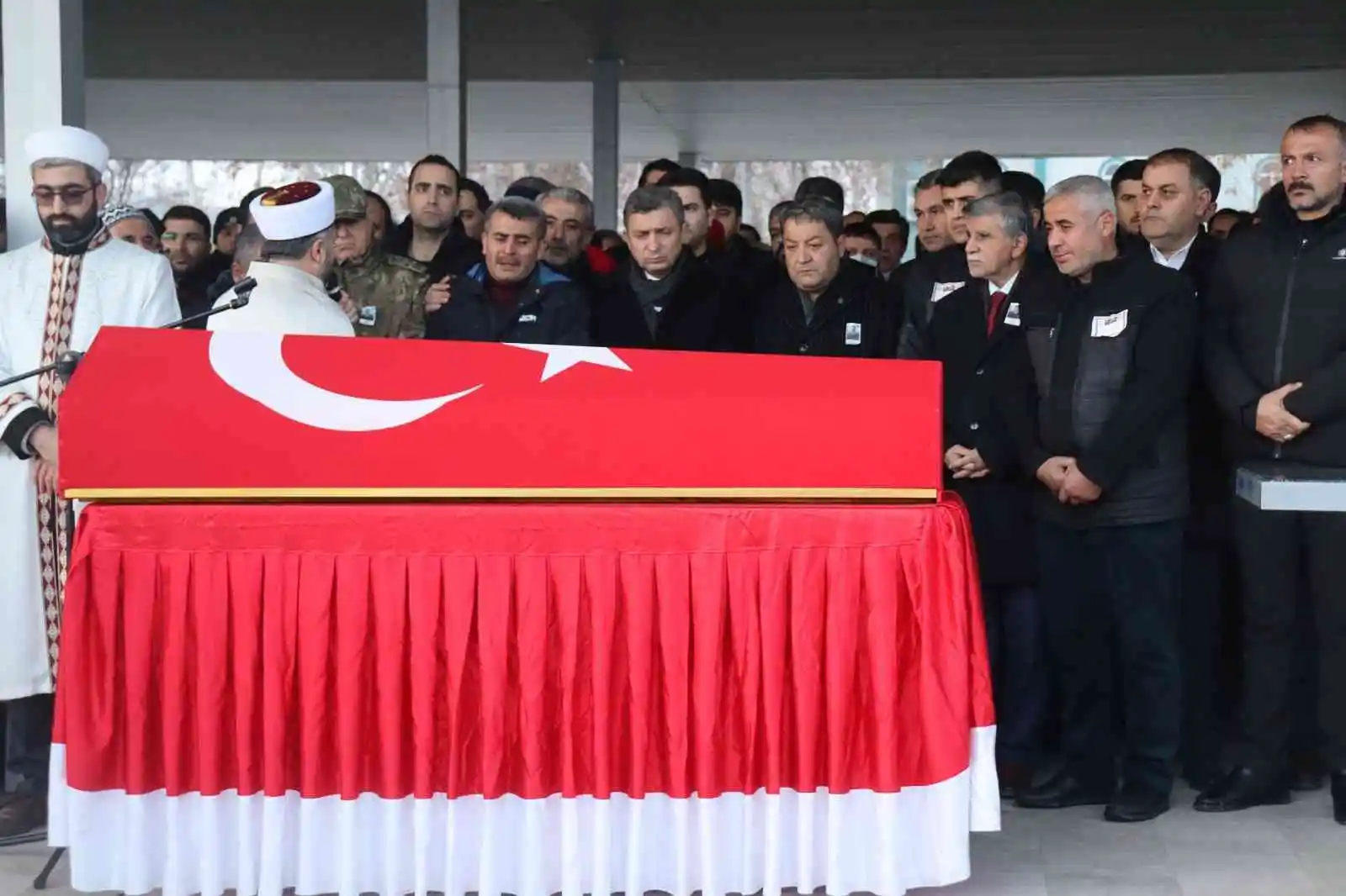 Trafik kazasında şehit olan Astsubay Harun Uğur son yolculuğuna uğurlandı