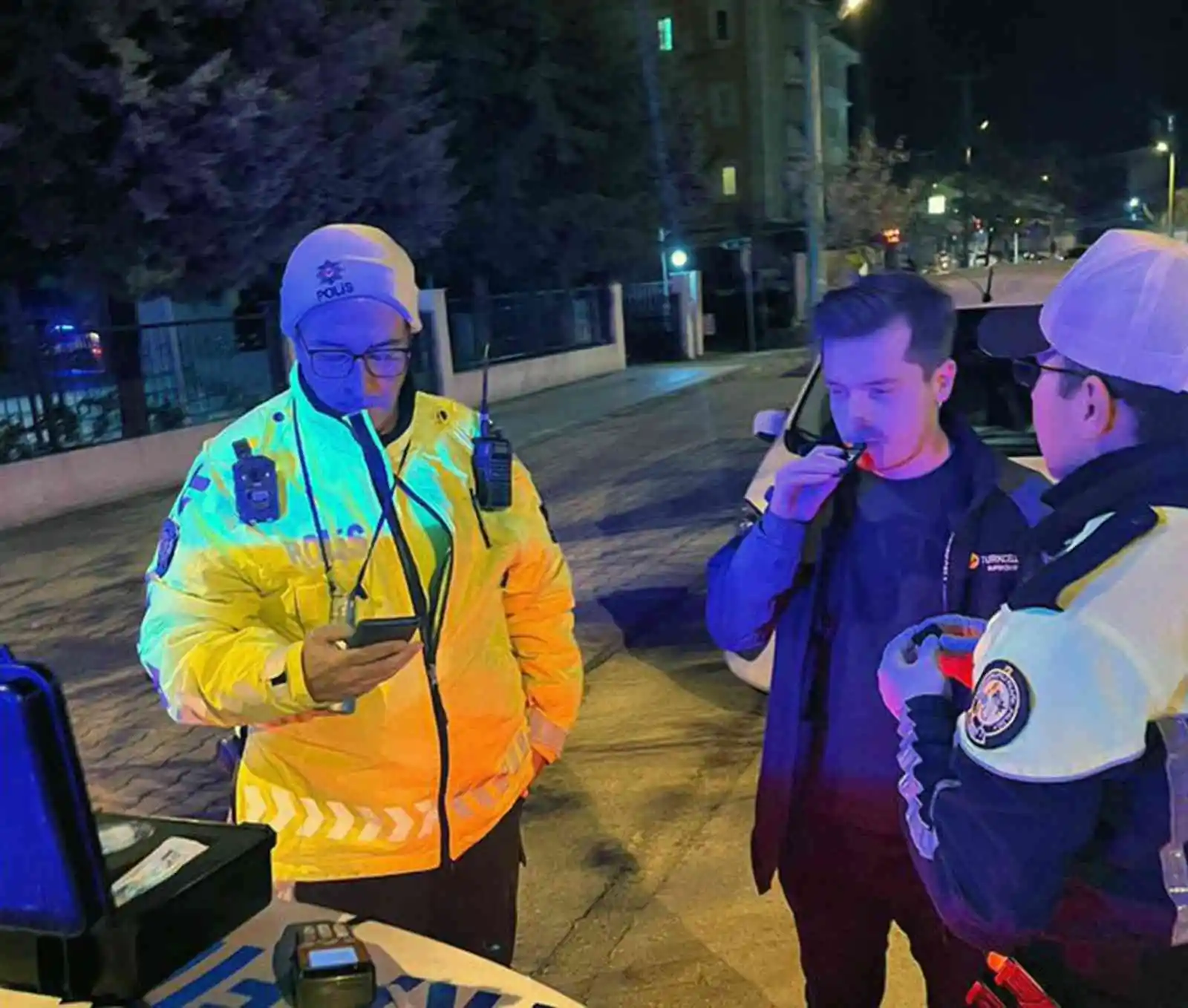 Trafikçilerden uyuşturucu test kitli denetim
