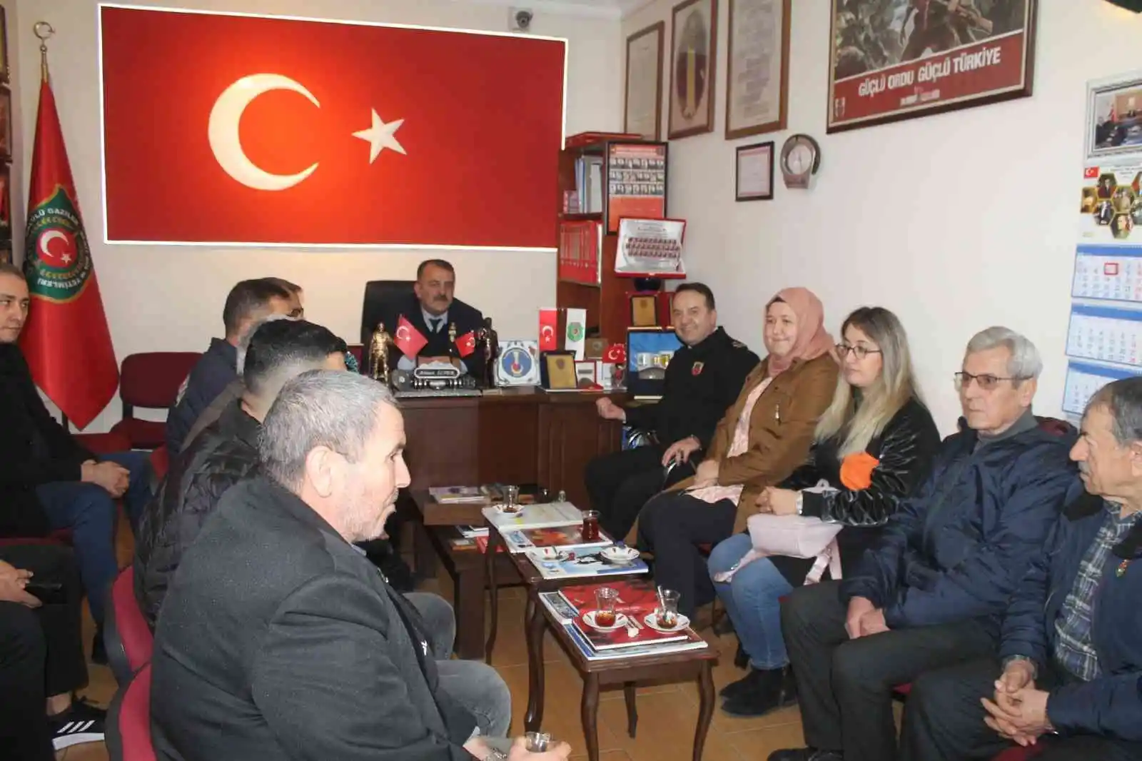 Tuğgeneral Zafer Tombul, Turgutlu'da şehit aileleri ve gazilerle bir araya geldi
