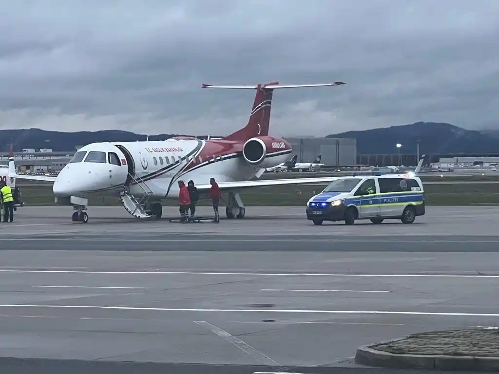 Türk hastalar Almanya'dan Türkiye'ye ambulans uçakla nakledildi