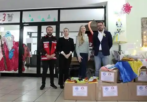 Türkiye’deki Ukraynalı mülteci çocuklara malzeme desteği
