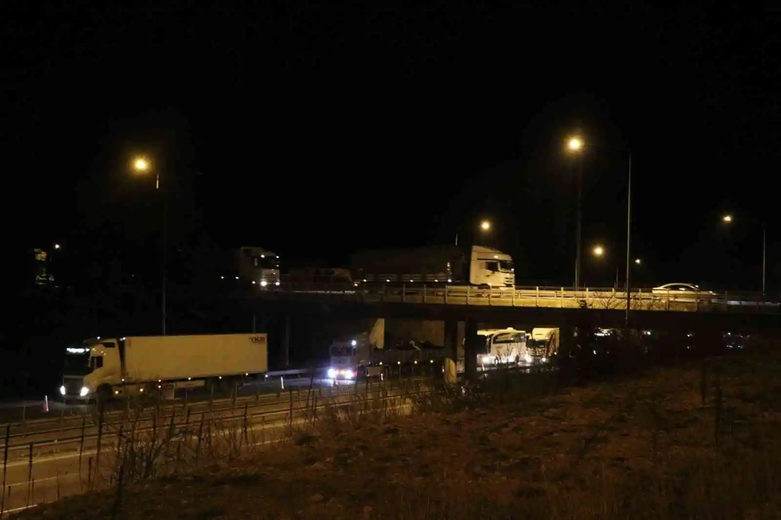 Ulaşıma kapanan Adana - Ankara otoyolu tekrar açıldı.