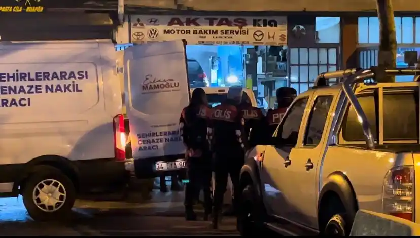 Ümraniye'de silahlı kavgada ölen kişinin cesedi Adli Tıp Morguna kaldırıldı