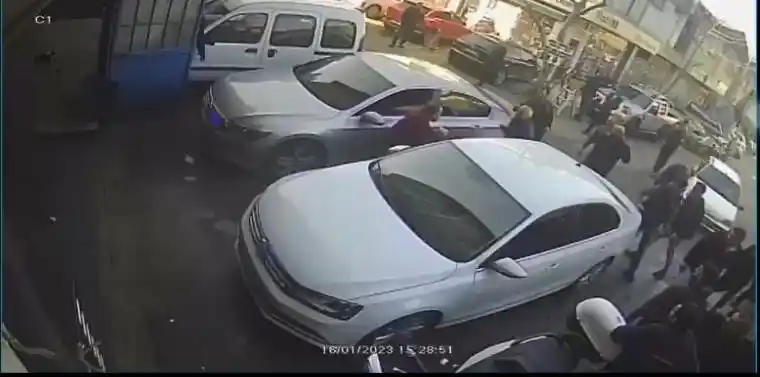 Ümraniye'deki oto sanayide çıkan silahlı saldırıya ait yeni görüntüler ortaya çıktı
