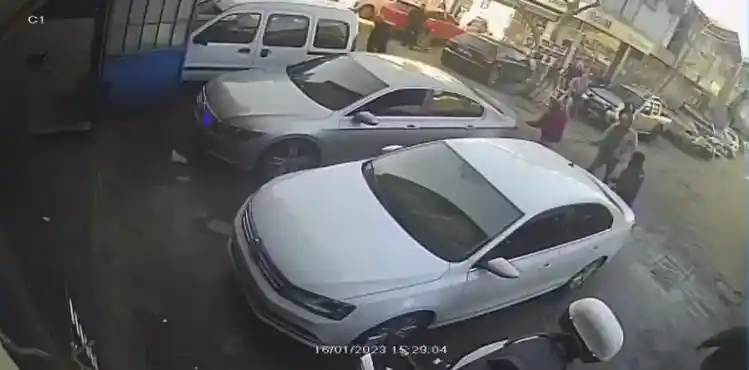 Ümraniye’deki oto sanayide çıkan silahlı saldırıya ait yeni görüntüler ortaya çıktı