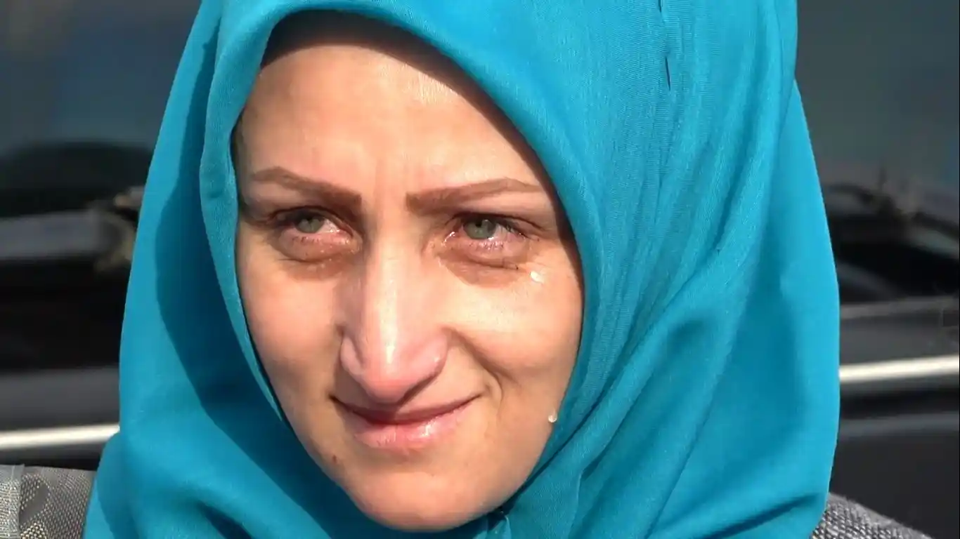 Umre yolcuları dua ve göz yaşlarıyla uğurlandı