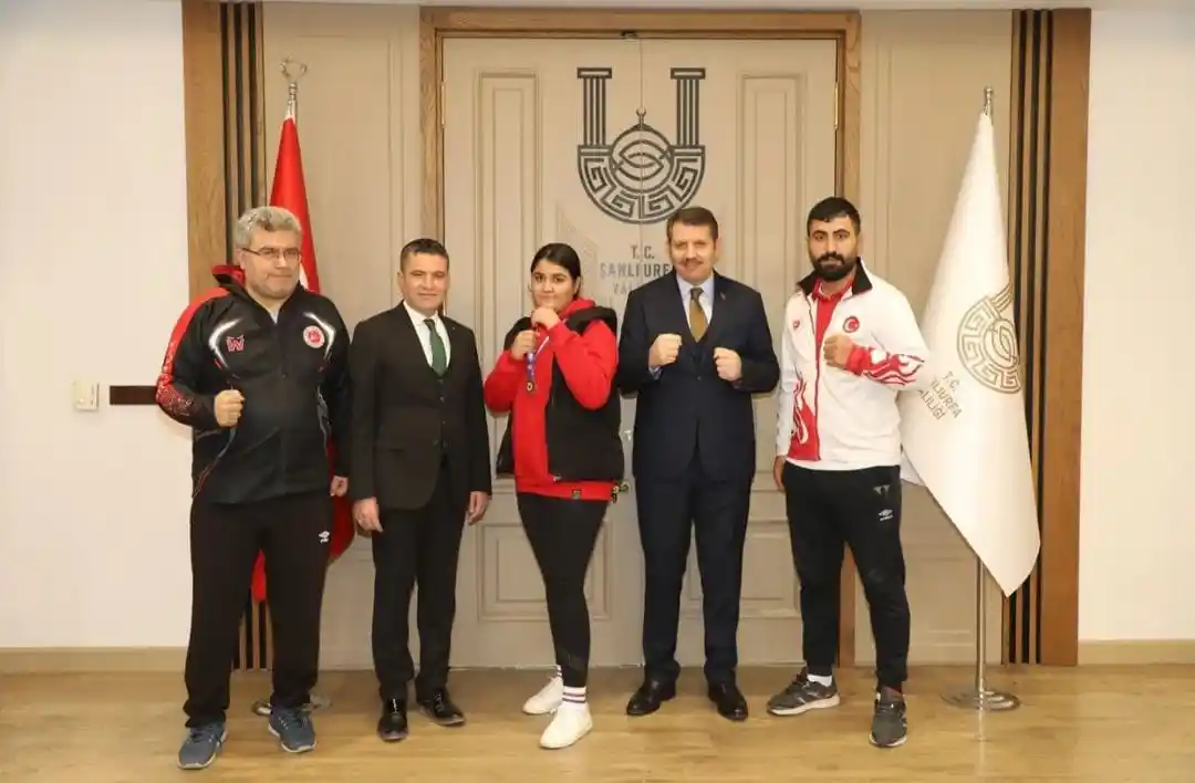 Vali Ayhan, Türkiye 3'üncüsü olan sporcuyu kabul etti