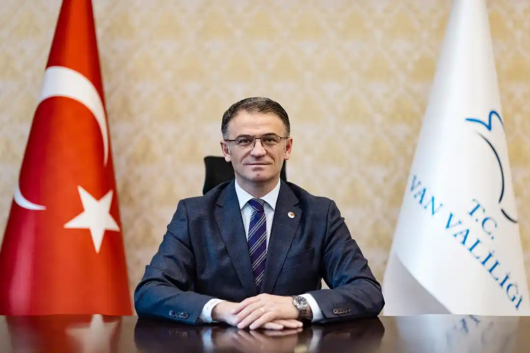 Vali Balcı: "Bol bol kitap okuyun"