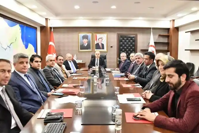 Vali Dağlı: “Gençlerin yerli ve milli teknoloji üretimine destek olacağız”