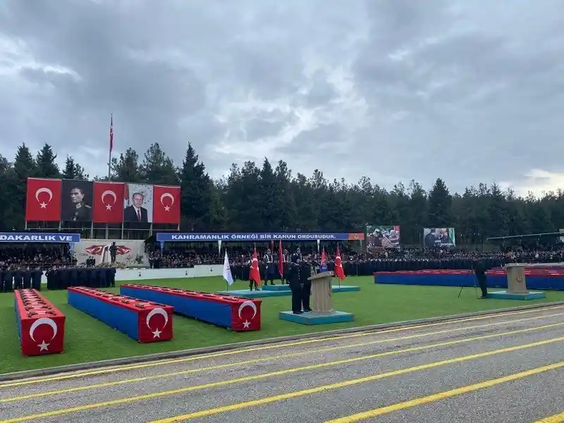 Vali İlhami Aktaş, 2002-4 Tertip 2'inci Grup Erlerin Ant İçme törenine katıldı