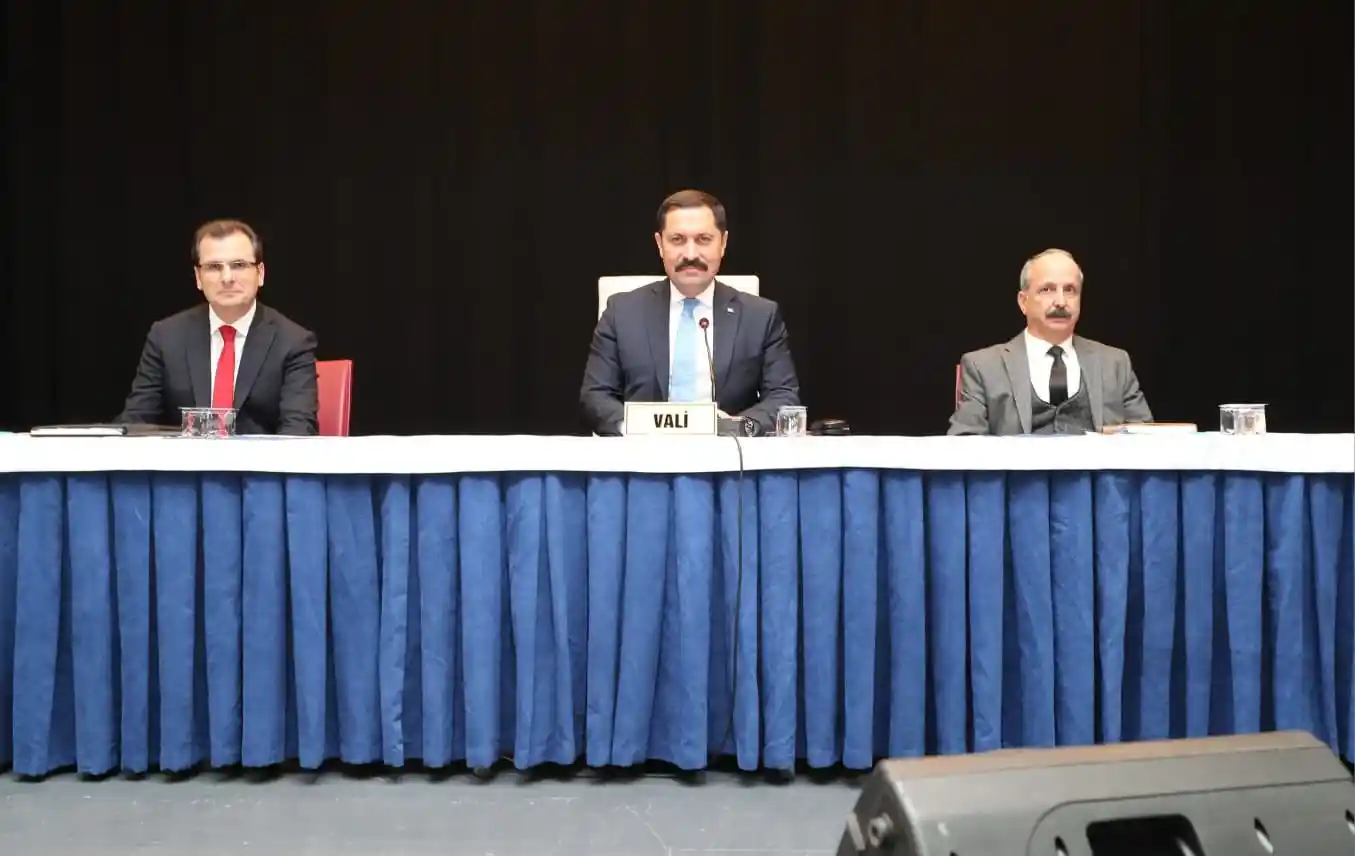 Vali Masatlı Merzifon’da muhtarlarla toplantı yaptı