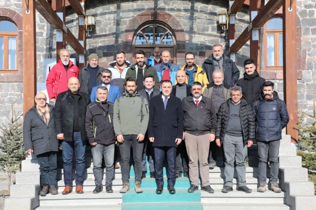 Vali Öksüz, 10 Ocak'ta gazetecilerle buluştu