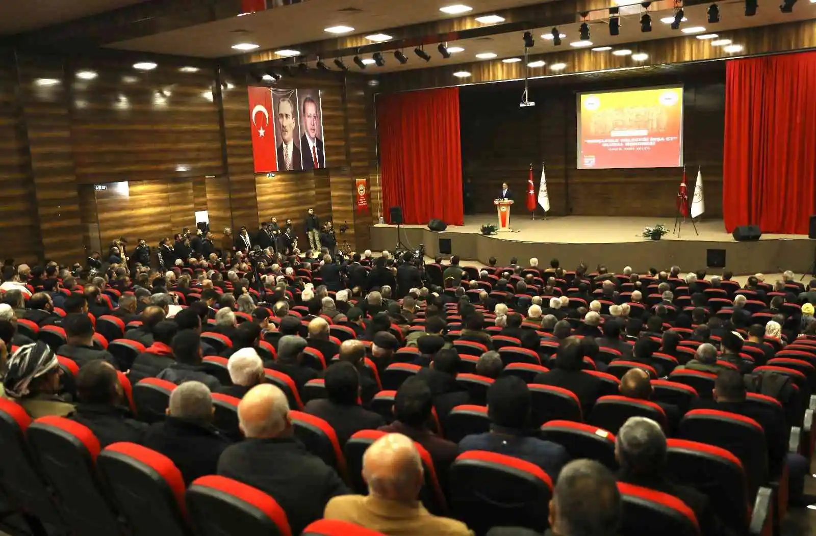Van’da ’1. Ulusal Gençlerle Gençliği İnşa Et Kongresi’ başladı