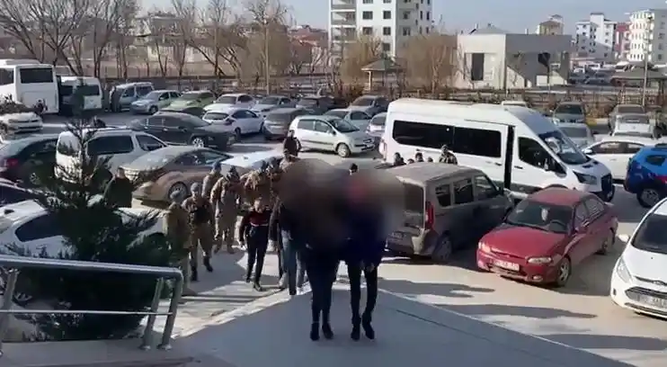 Van'da 12 adrese uyuşturucu operasyonu: 10 tutuklama