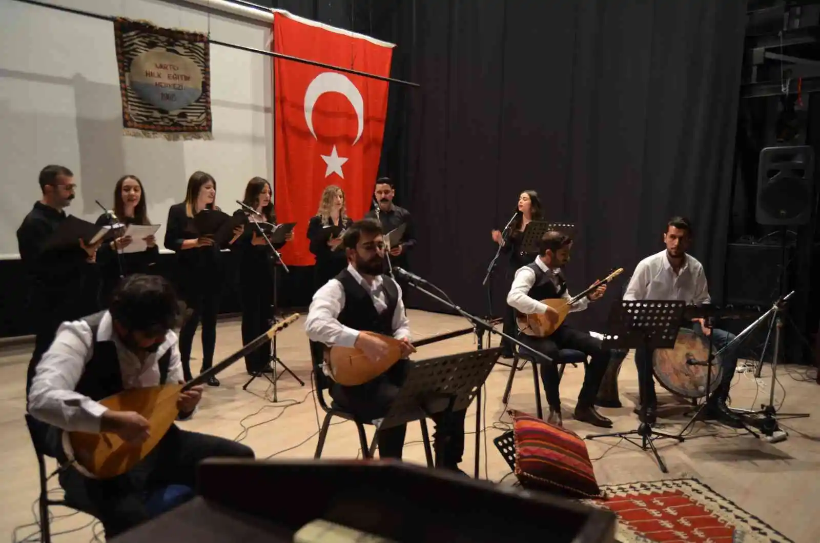 Varto Halk Eğitim Merkezi Müdürlüğünden müzik dinletisi