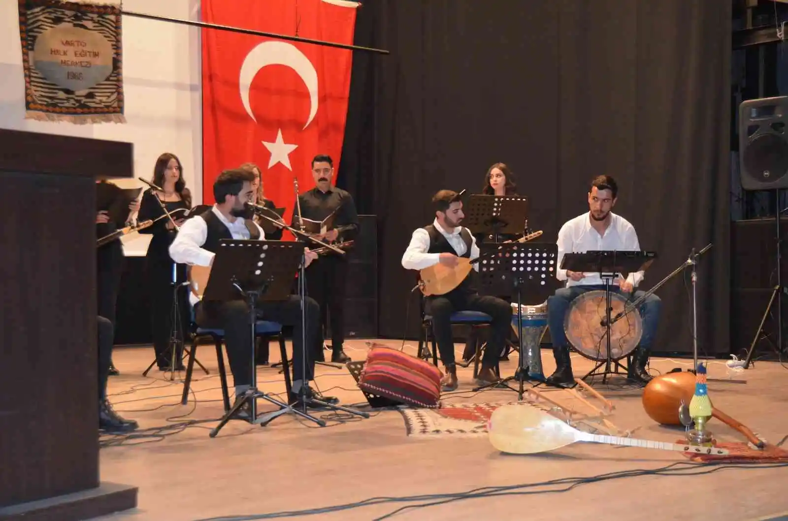 Varto Halk Eğitim Merkezi Müdürlüğünden müzik dinletisi