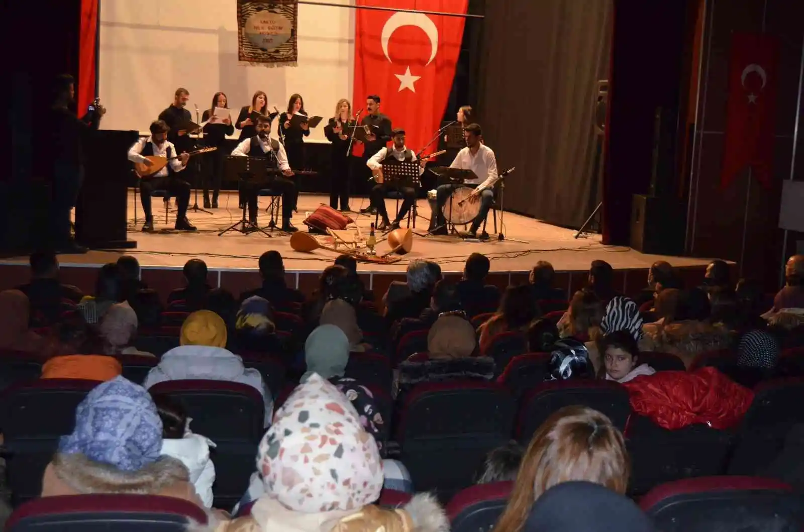 Varto Halk Eğitim Merkezi Müdürlüğünden müzik dinletisi