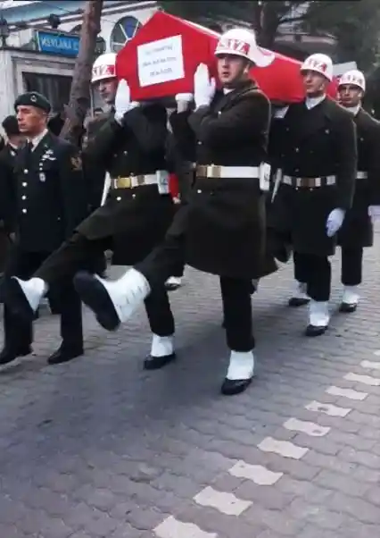 Vefat Eden İsa Komutan, Kırkağaç’ta dualarla toprağa verildi
