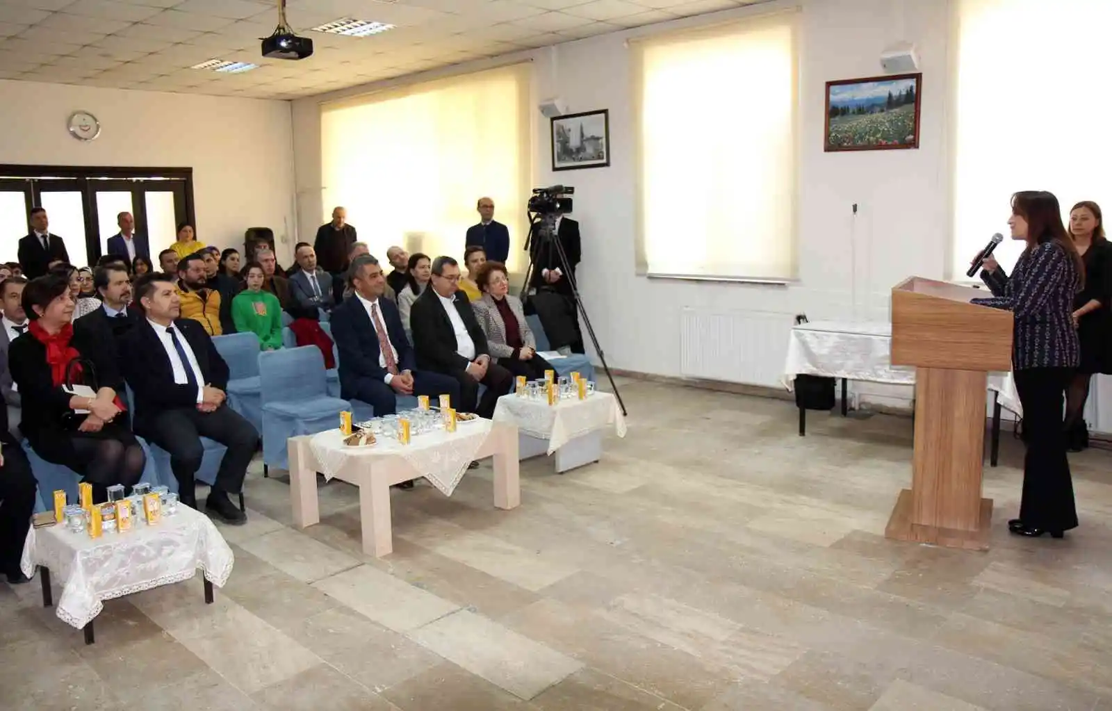 Veremi en iyi çizen ve yazıya döken öğrenciler ödüllerini aldı