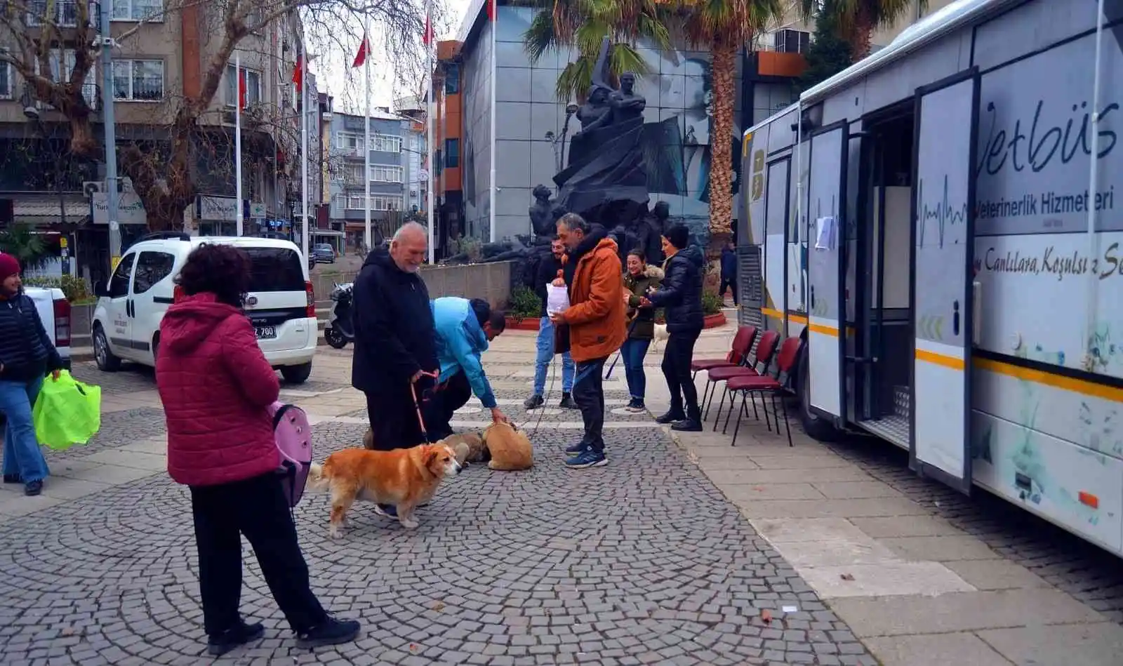 Vetbüs, Erdek'te hastalarıyla buluştu