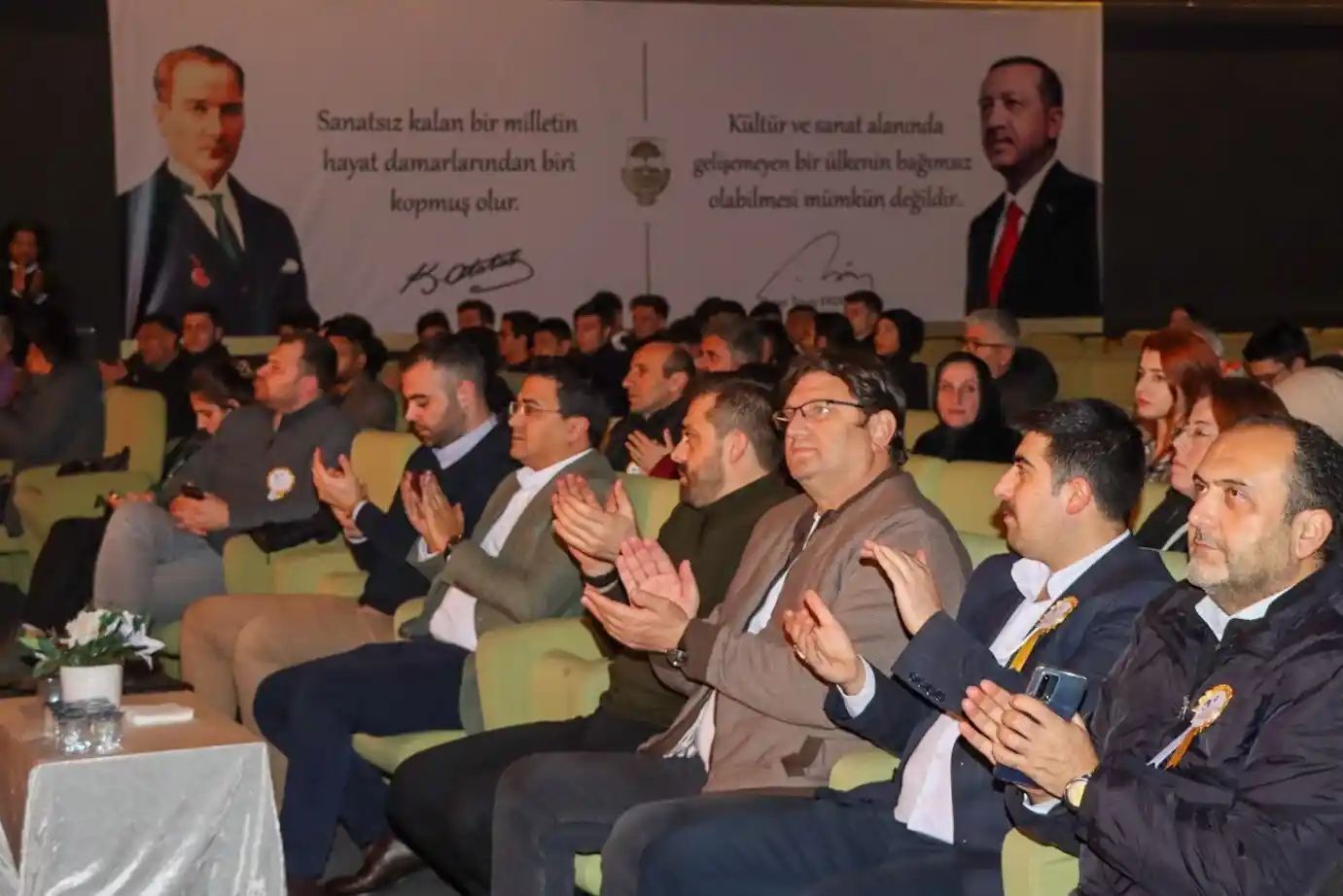 Yalova’da İbrahim Sadri sunumuyla Arif Nihat Asya anıldı