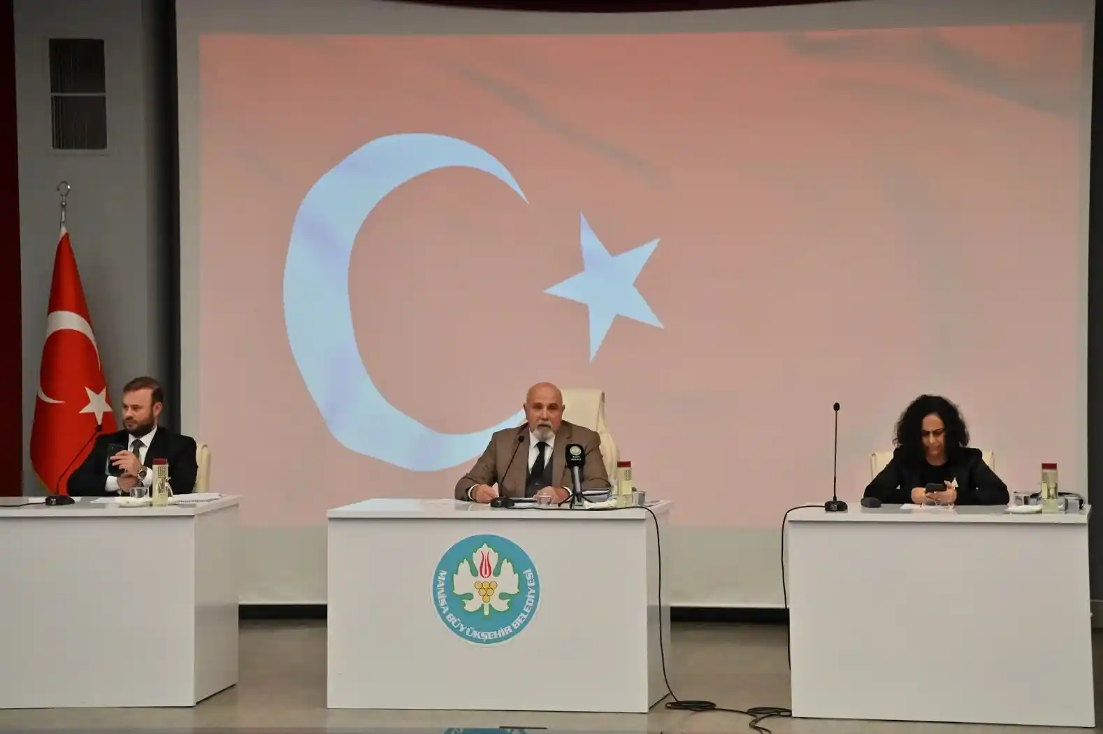Yeni yılın ilk meclisi toplandı